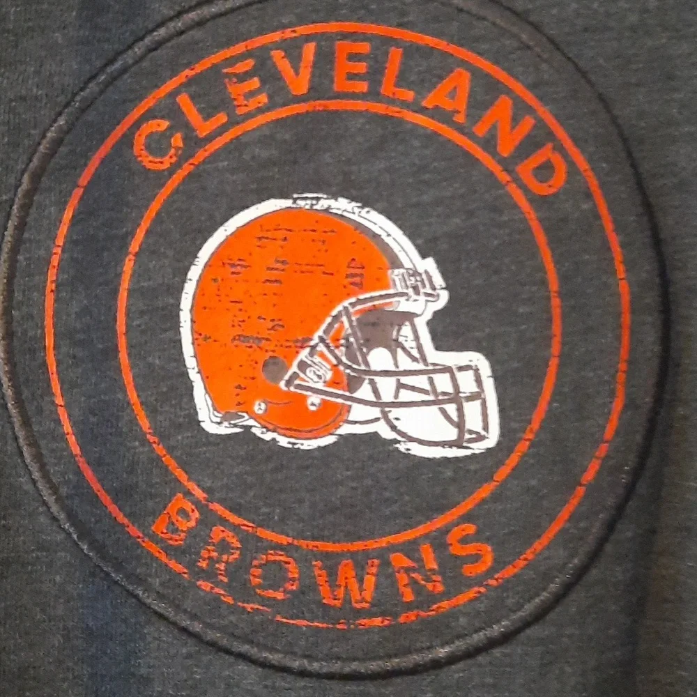 Cleveland Browns NFL men's long sleeve hoodie size medium